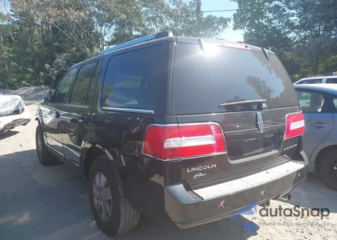 2011 Lincoln Navigator z USA, uszkodzony, nr VIN 5LMJJ2H58BEJ05106